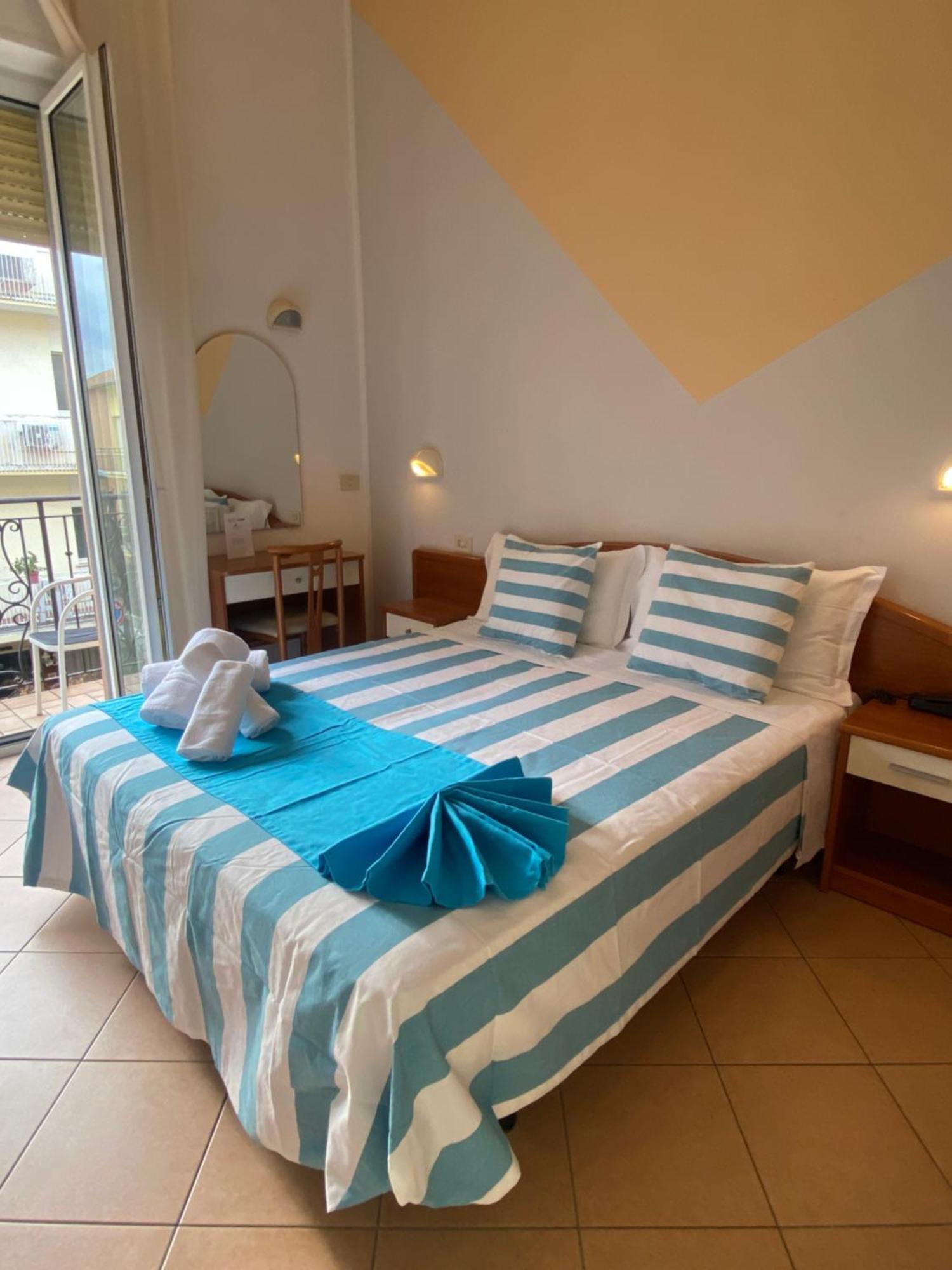 Hotel Villa Caterina Ρίμινι Εξωτερικό φωτογραφία