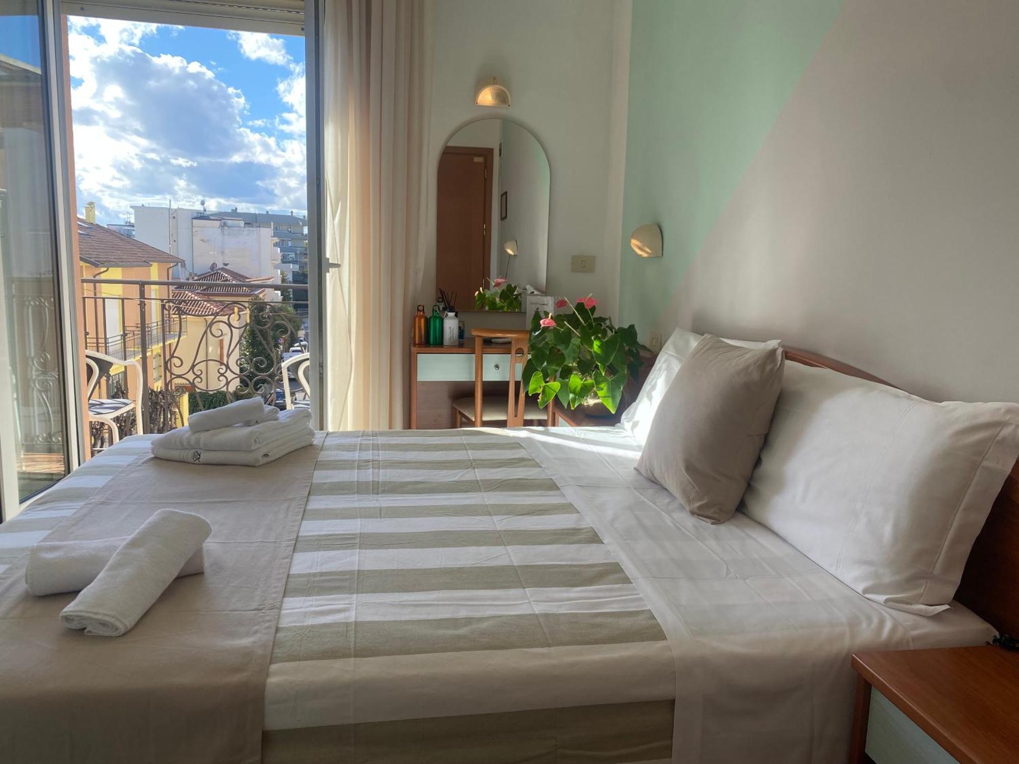 Hotel Villa Caterina Ρίμινι Εξωτερικό φωτογραφία