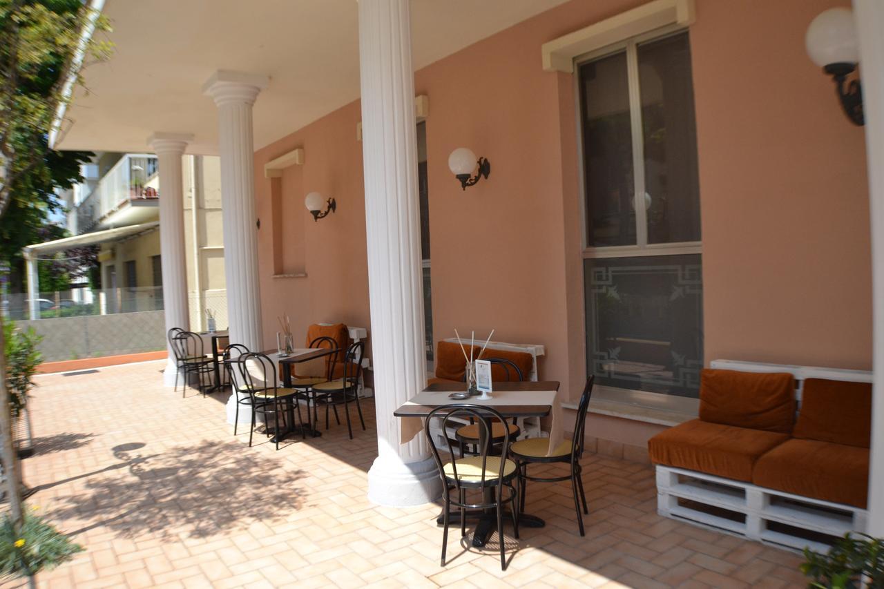 Hotel Villa Caterina Ρίμινι Εξωτερικό φωτογραφία